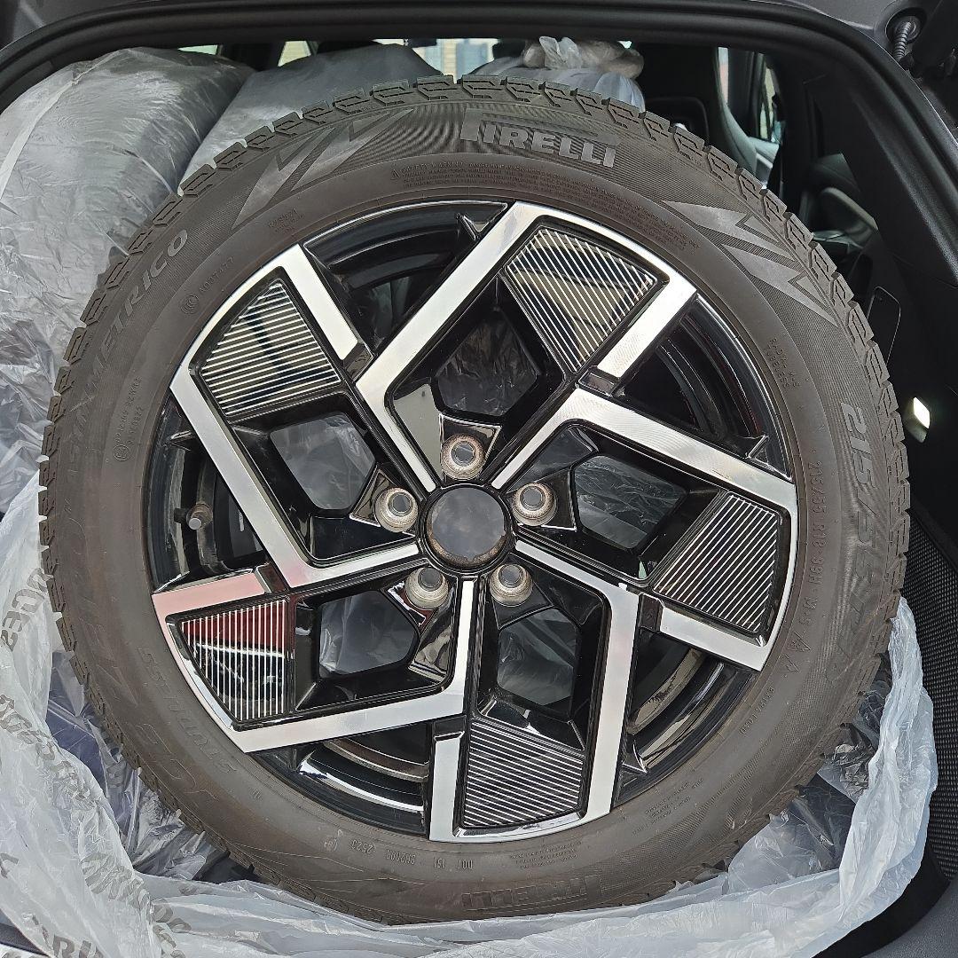 BYD ATTO3 【PIRELLI】 スタッドレス18インチ 4本価格