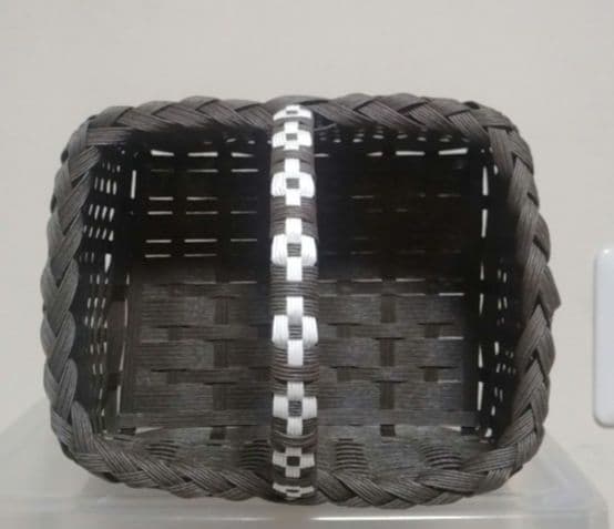 クラフトバンドかごバッグ　バスケット　エコクラフト　小物入れ　ハンドメイド