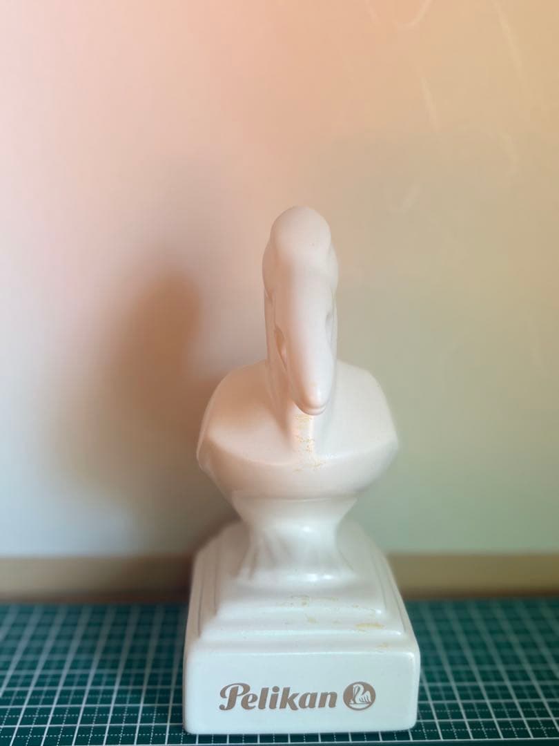【匿名配送】【　かなりレア！！　Pelikan の陶器オブジェ