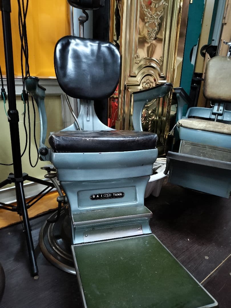 昭和初期の歯医者の椅子　歯科椅子　昭和レトロ　椅子　世田谷ベース