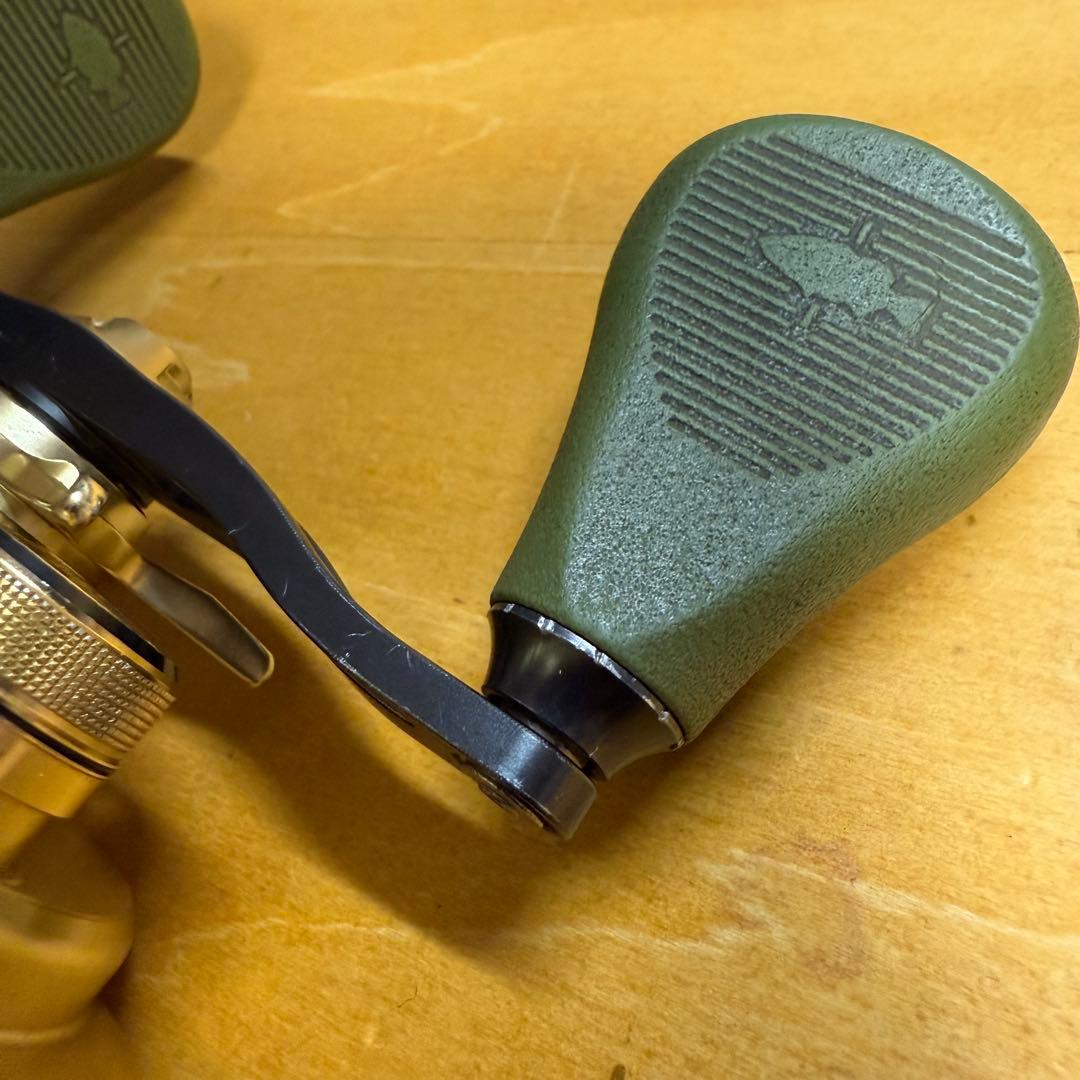 リール CALCUTTA CONQUEST200HG