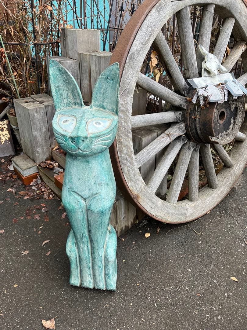 みにで、猫の木彫り、大きなネコの木彫り、90センチネコ木彫り、一刀彫ネコ