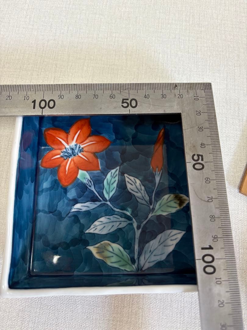 花柄の青い皿 大皿と銘々皿