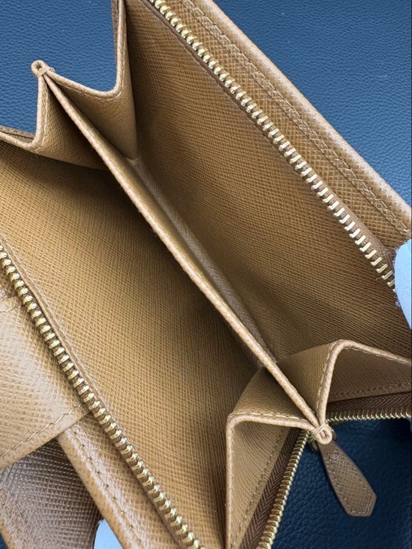 【新品未使用】PRADA プラダ サフィアーノレザー 二つ折り財布 1ML225