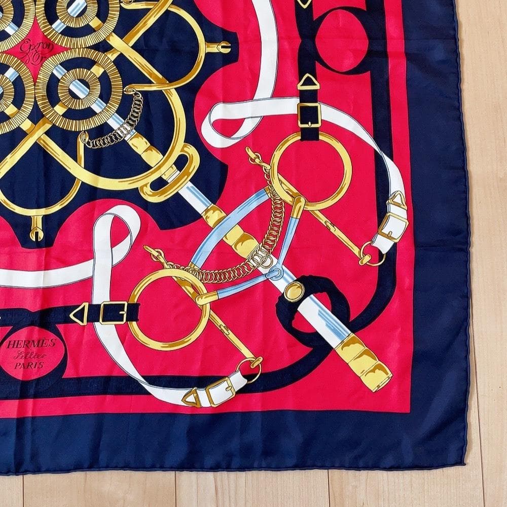 エルメス スカーフ カレ90 黄金の拍車 Eperon d'or 赤 シルク