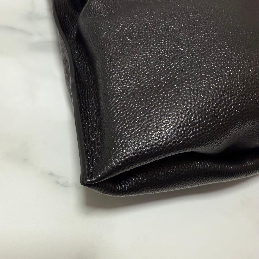 イアパピヨネ　レザースタッズトート　ブラック　黒