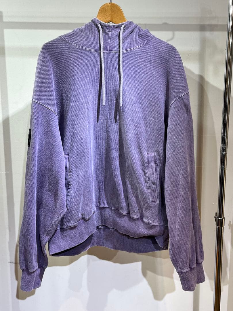 【CAVEMPT C.E/シーイー】フード付きパーカー ロゴパッチ付き