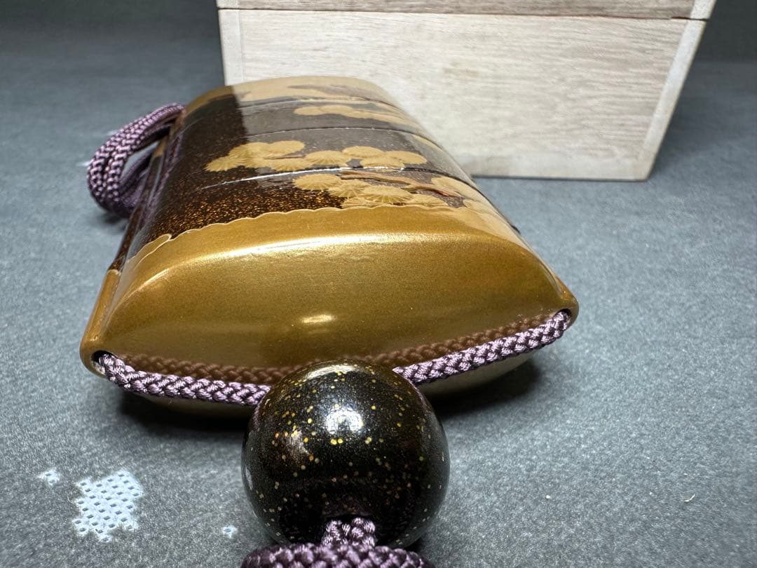 Kanさん　専用 蒔絵　印籠　金箔　松柄　漆器 根付　古美術品　 細密細工
