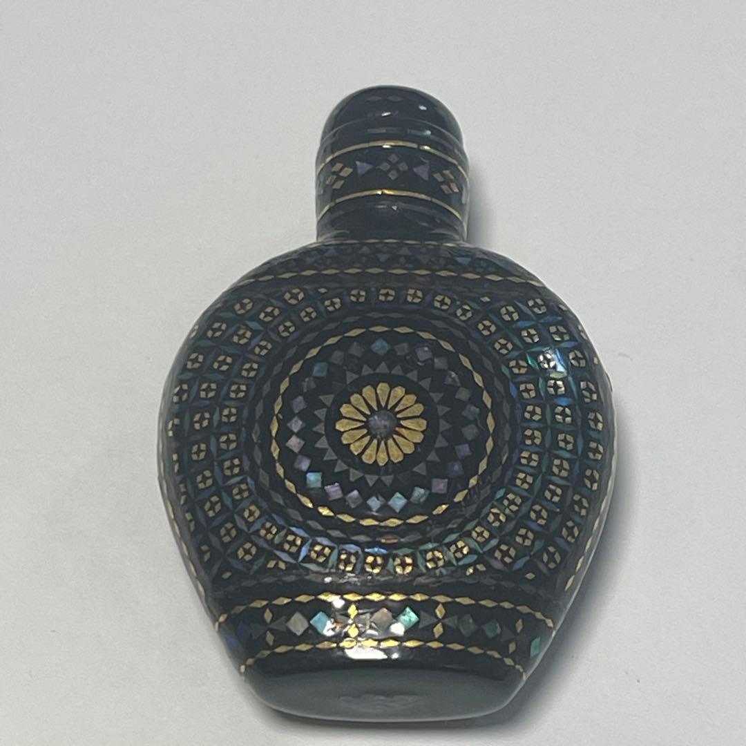 中国骨董　螺鈿鼻煙壺　漆　嗅ぎ煙草入れ　アンティーク