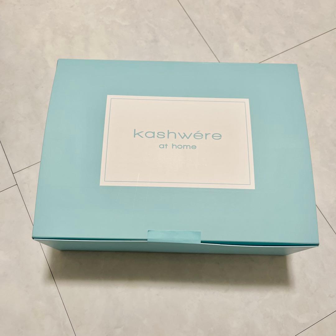 新品未使用 kashwére ハーフブランケット ダマスク グレー・ホワイト