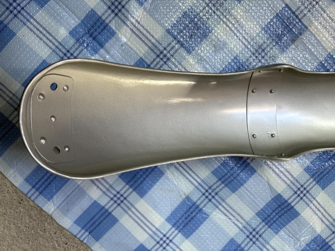 ホンダＣＢ７２アルミＲフェンダーＹパーツ？