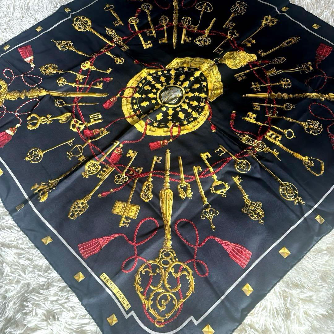 合馬公式アカウント1HERMES シルクスカーフ カレ90ル・クレ〜鍵
