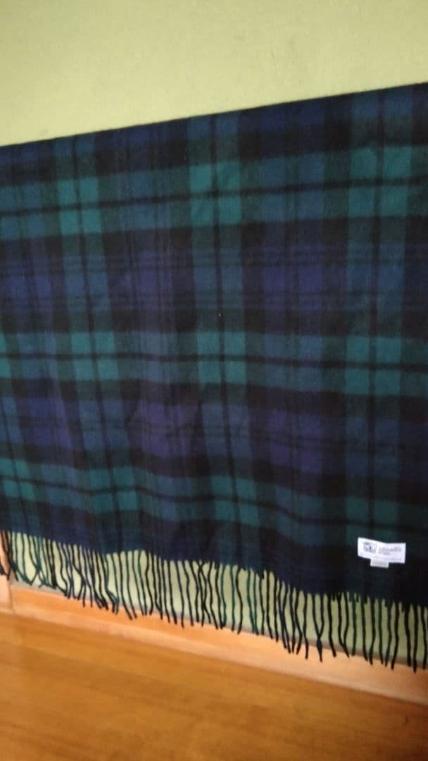 ジョンストンズ、カシミア大判ストールです。　ＢＬＡＣＫＷＴＡＣＨ