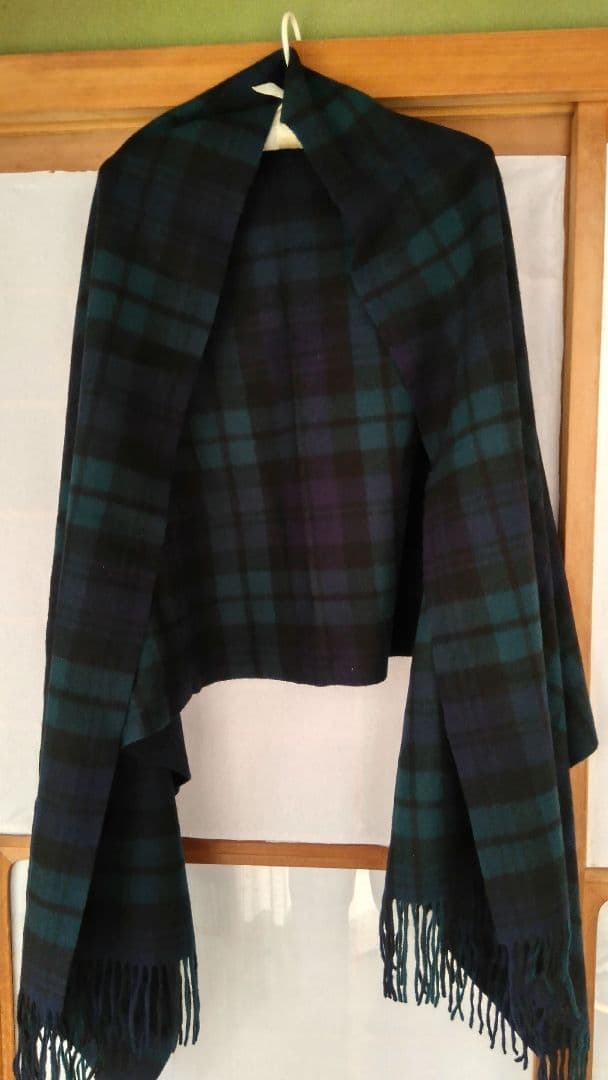 ジョンストンズ、カシミア大判ストールです。　ＢＬＡＣＫＷＴＡＣＨ