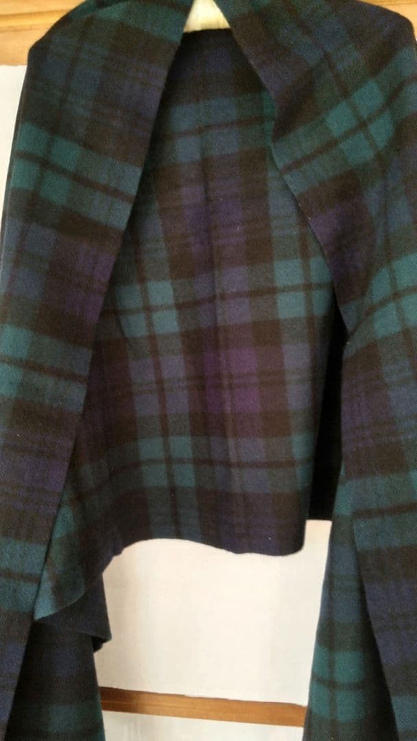 ジョンストンズ、カシミア大判ストールです。　ＢＬＡＣＫＷＴＡＣＨ
