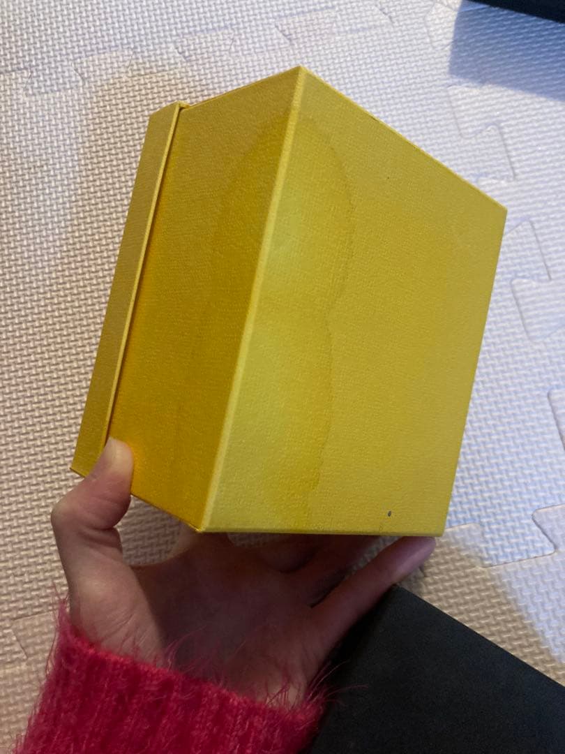 FENDI ロゴ入りスクエア型ピンク 腕時計 シルバー