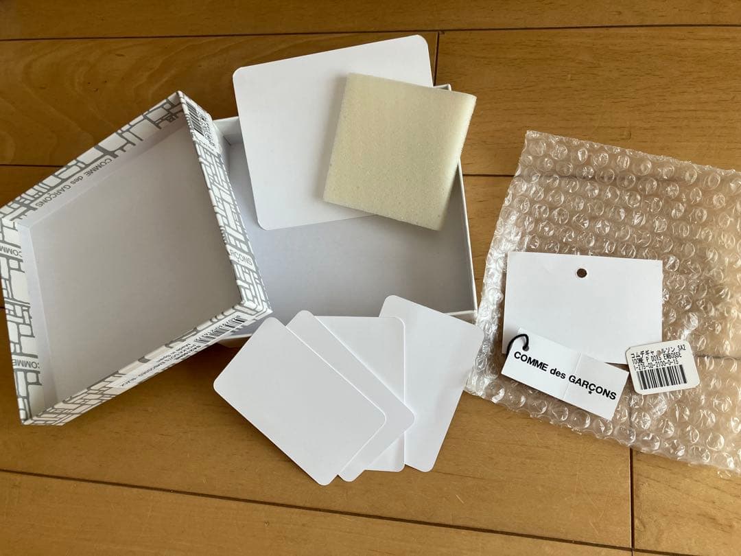 COMME des GARÇONS ブラック折り財布