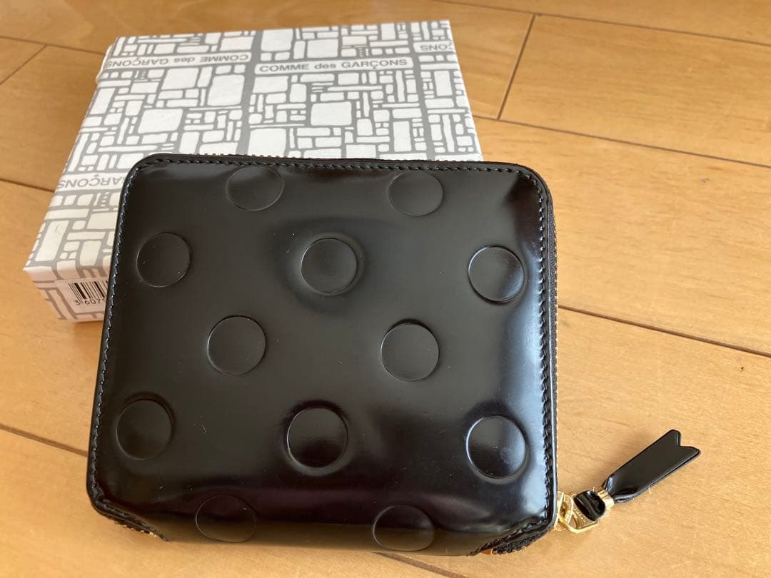 COMME des GARÇONS ブラック折り財布
