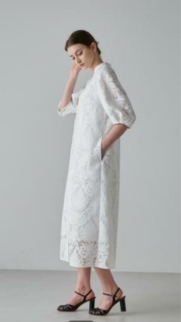 アドーア　リーフオーナメントレースワンピース