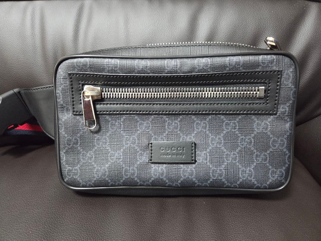 GUCCI GGスプリーム ボディバッグ