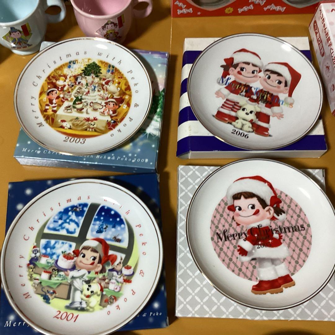 2447 ペコちゃんクリスマス皿 &コップセット