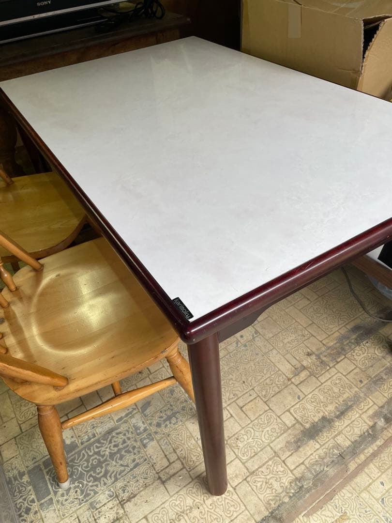 カリモク　ダイニングテーブル　ホワイト