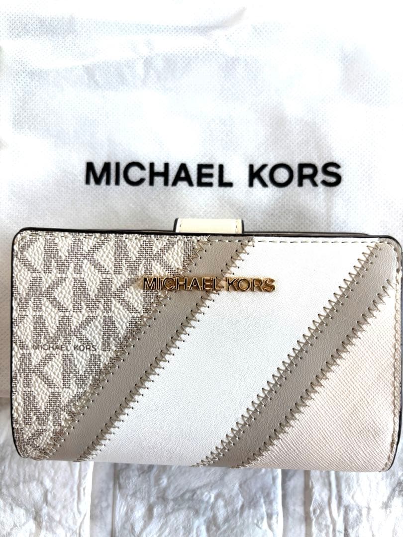 【専用】マイケルコース MICHAELKORS 二つ折り財布ベージュマルチ