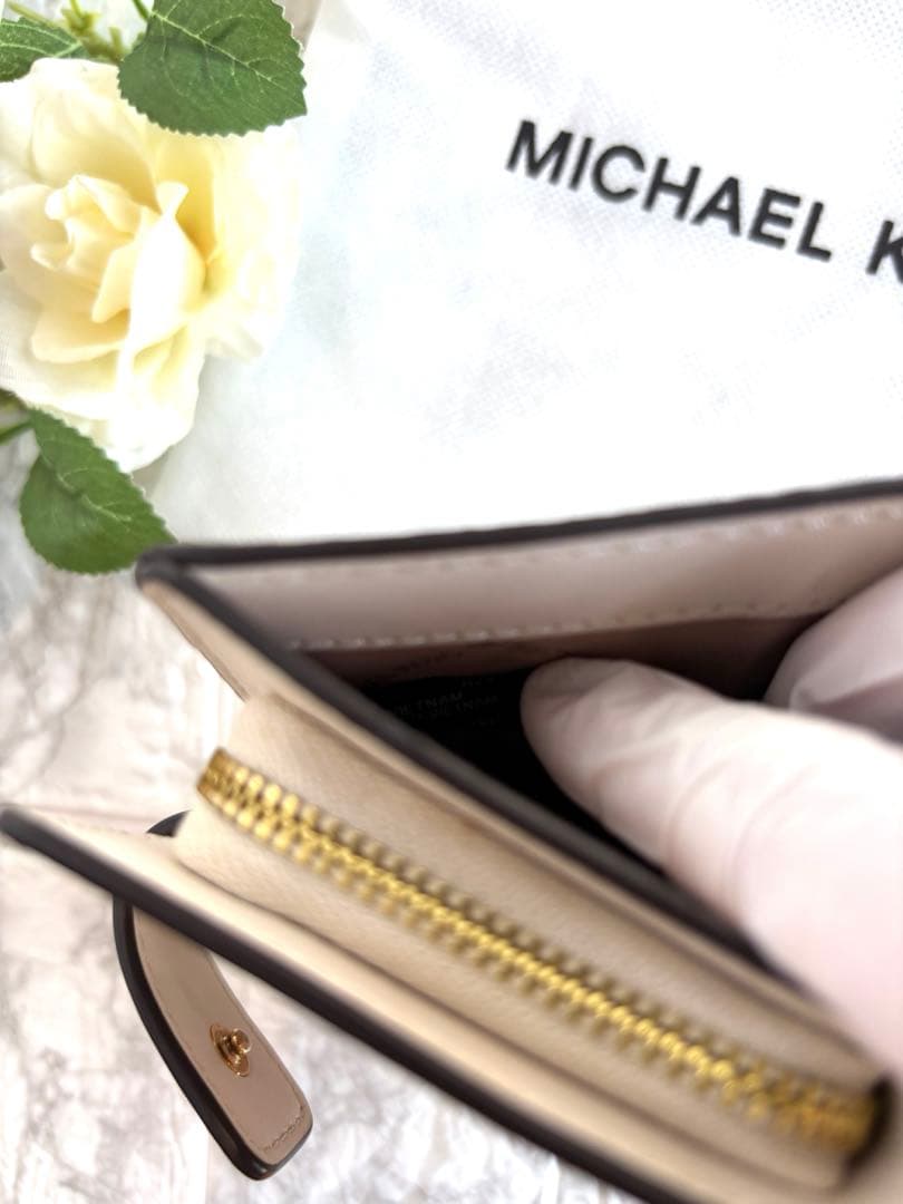 【専用】マイケルコース MICHAELKORS 二つ折り財布ベージュマルチ