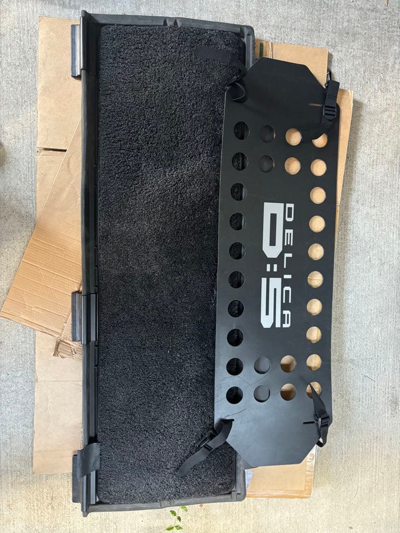 DELICA D:5 純正アクセサリー マルチラグマット&カーゴフェンスセット