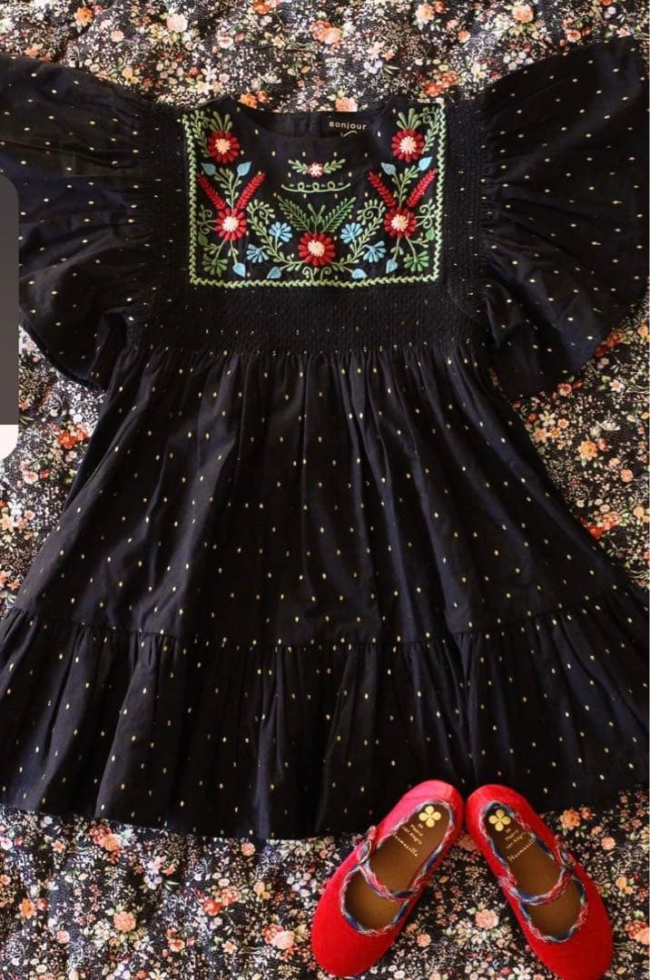 レア⭐︎Bonjourdiary 刺繍入り黒ワンピース4Y