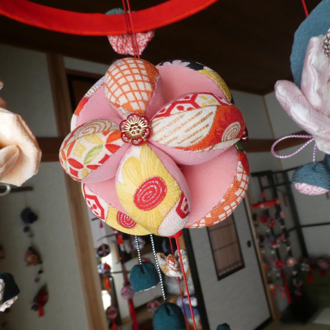 古布　正絹　吊るし椿　錦紗縮緬　ピンク　桃色　疋田模様　さげもん　アンティーク