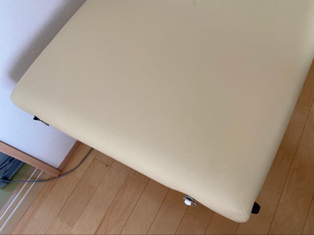折りたたみマッサージベッド 専用キャリーバッグ付