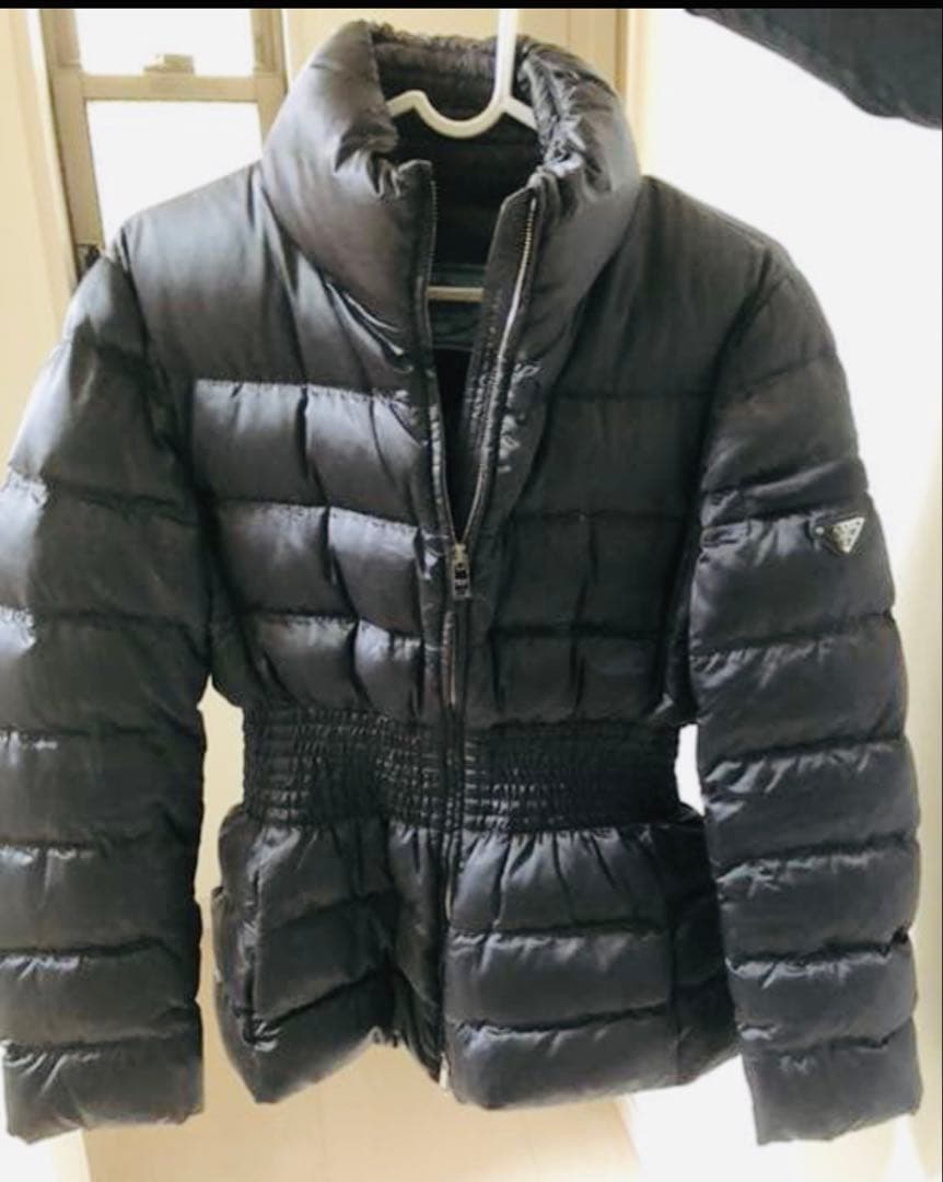 PRADAダーク グレー　ダウンジャケット 38