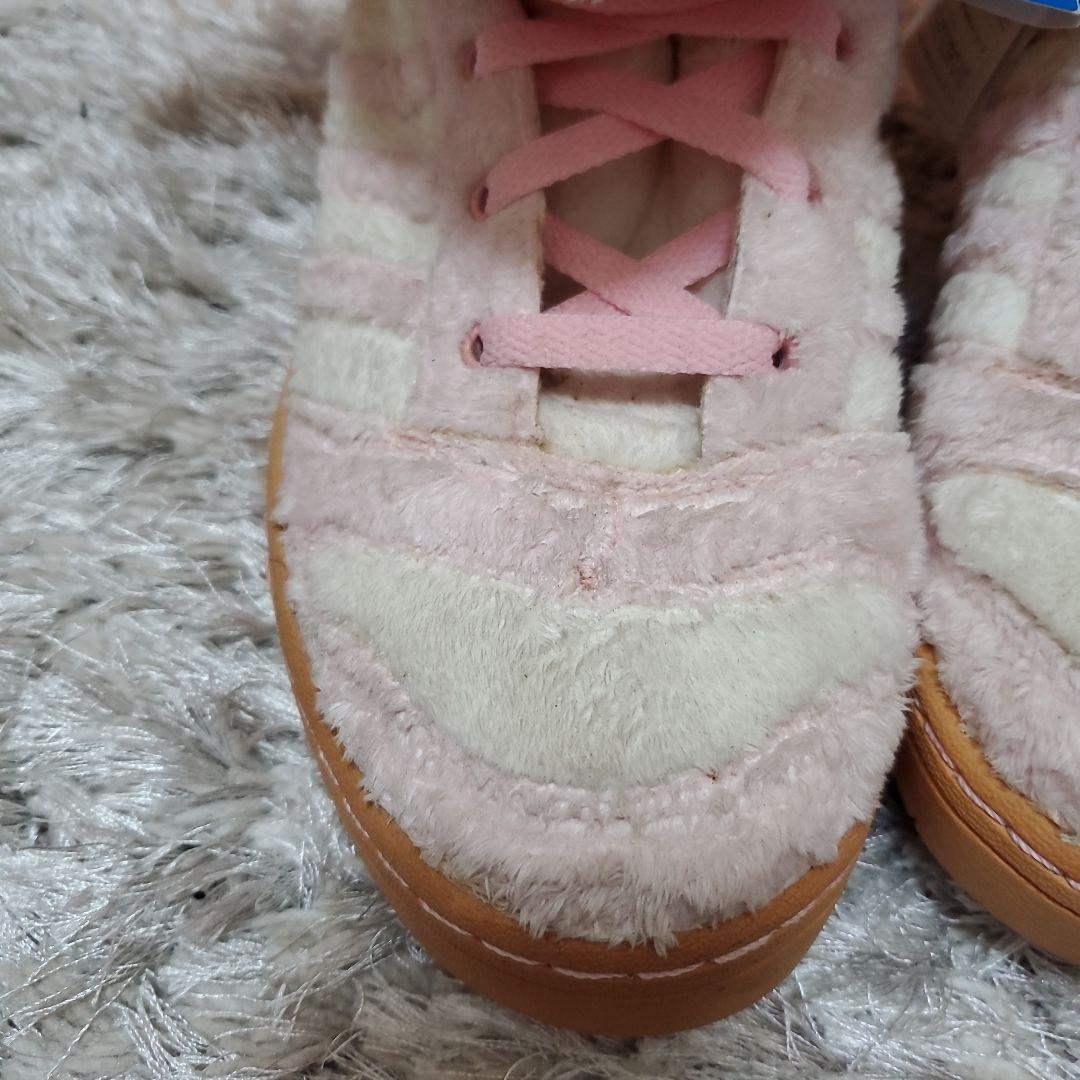 【リリー】クマ顔デザイン ピンクスニーカー