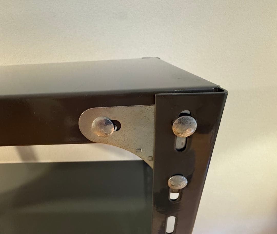 D&DEPARTMENTの工業用スチールシェルフ（4段・グレー）