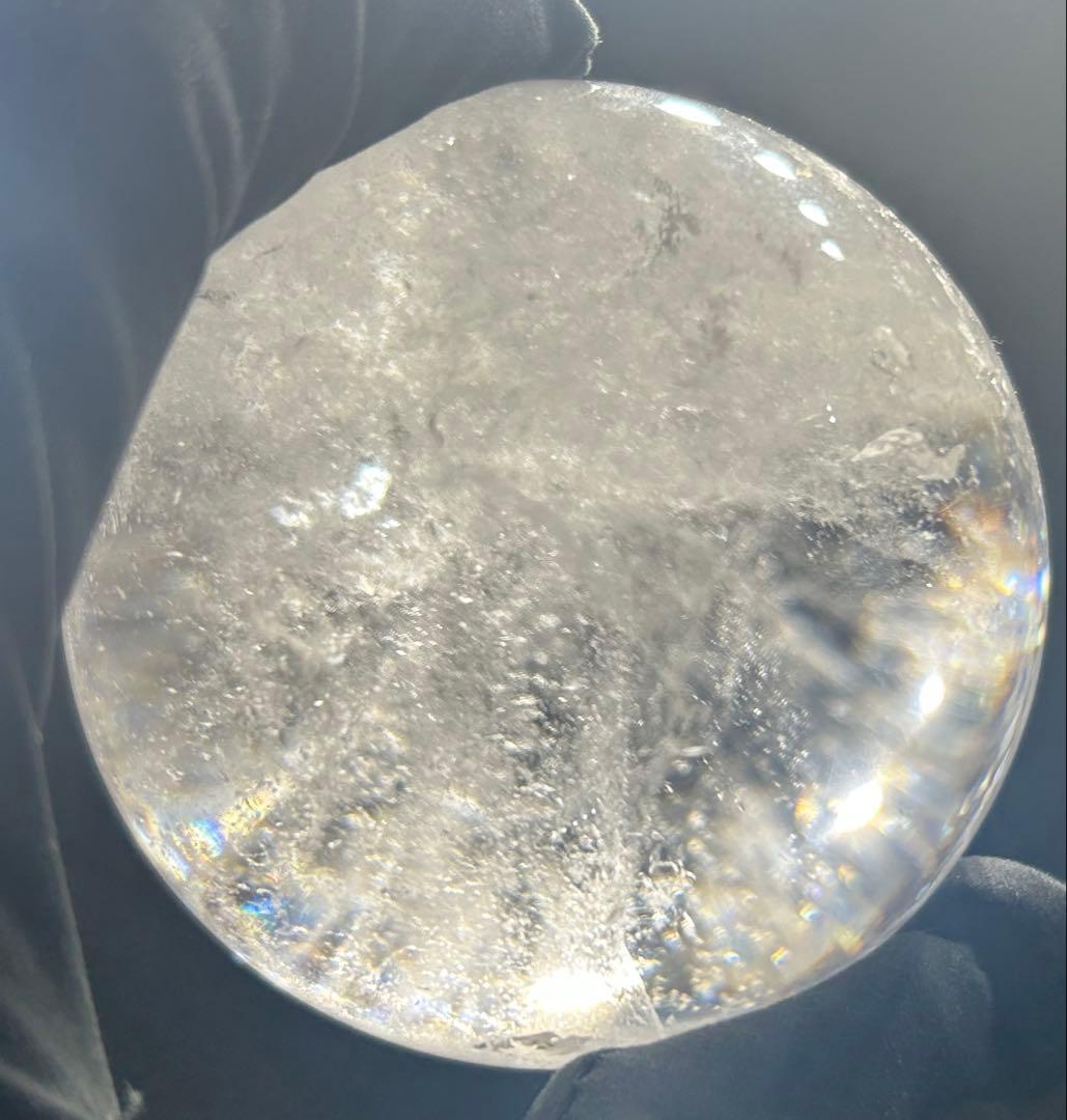 水晶丸玉　虹入り　66mm