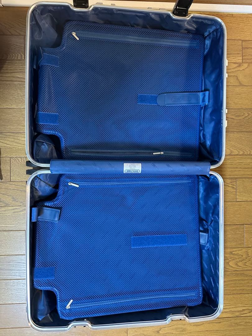 【RIMOWA】リモワ35Ｌ機内持込可スーツケース【オリジナルキャビンシルバー】