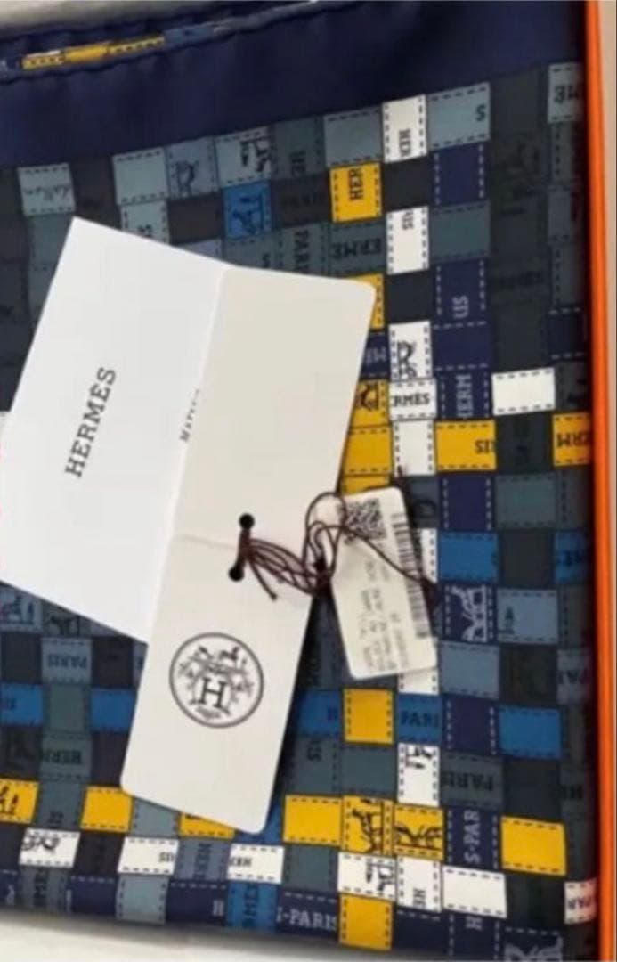 エルメス　スカーフ　カレ90 ボルデュックリボン　ネイビー×イエロー