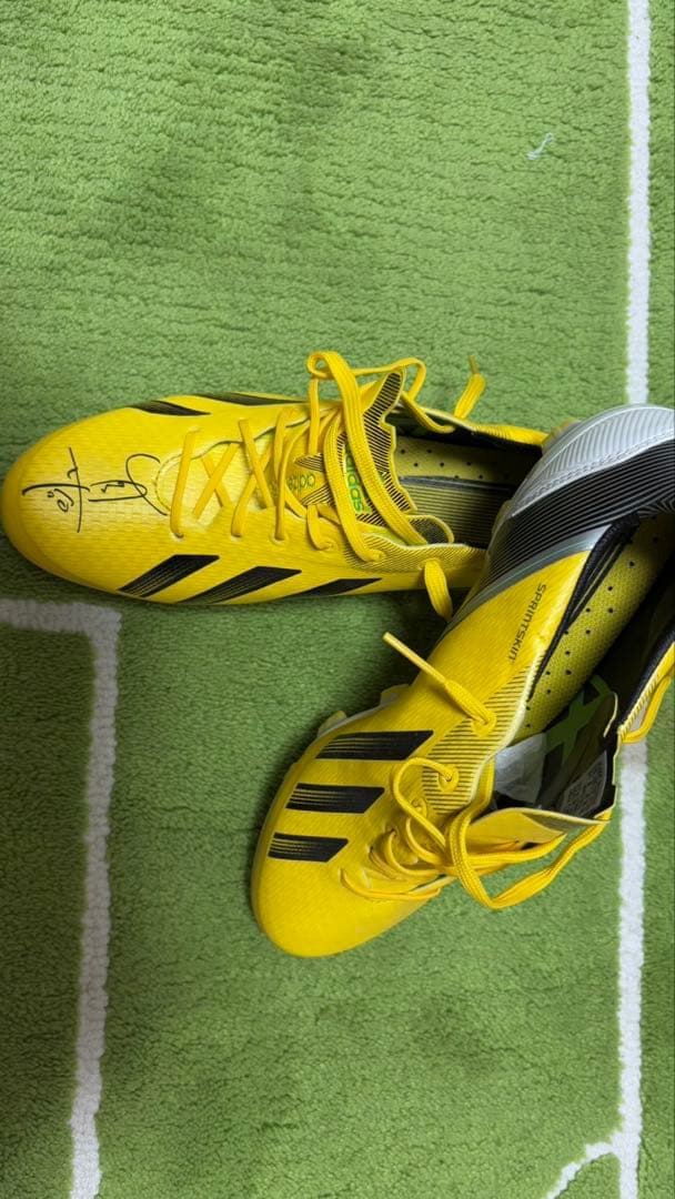 adidas イエロー サッカーシューズ　香川真司サイン入り