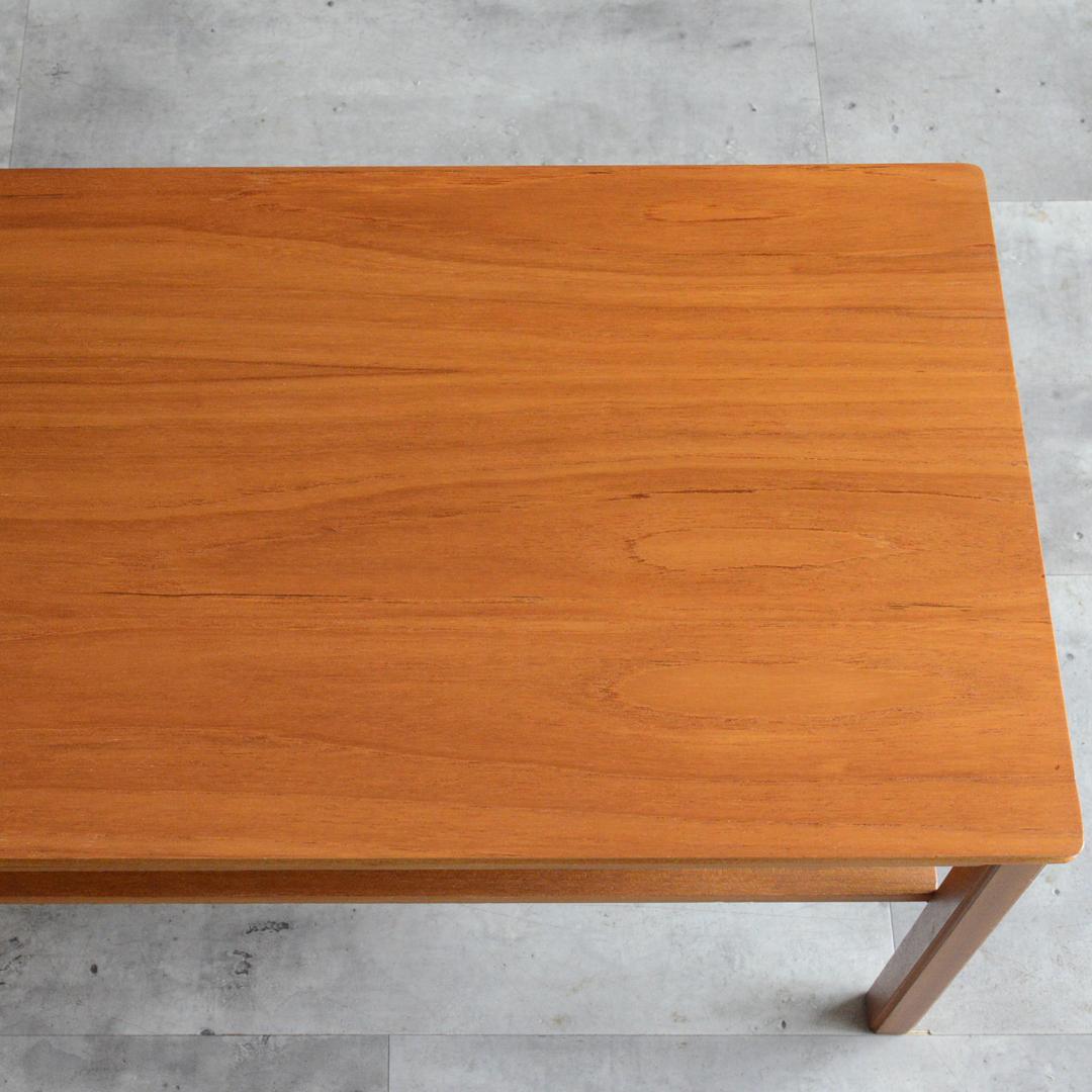 イギリスヴィンテージ チーク ローテーブル コーヒーテーブル 棚付き 再塗装済