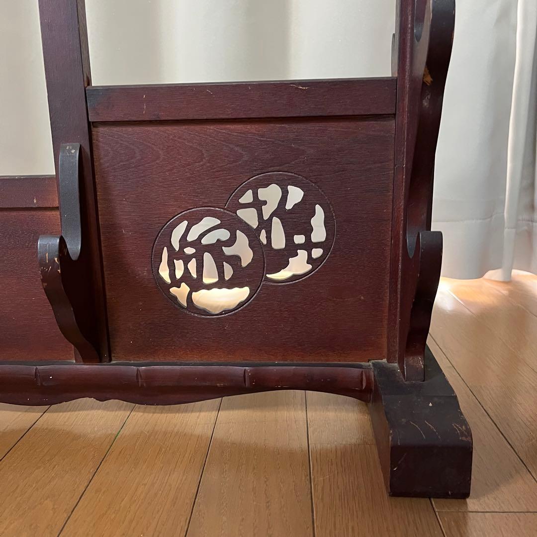 蔵出し　鍔透かし彫り 刀掛け 四振掛