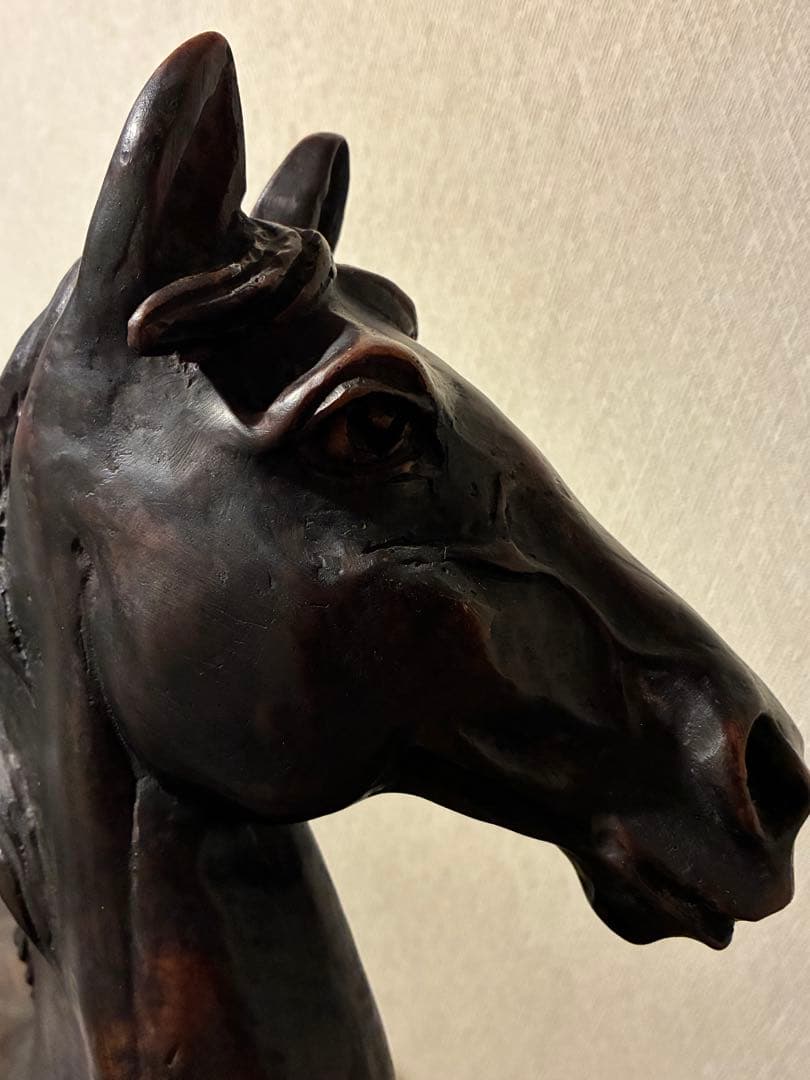 巨大な馬の置物 縁起物