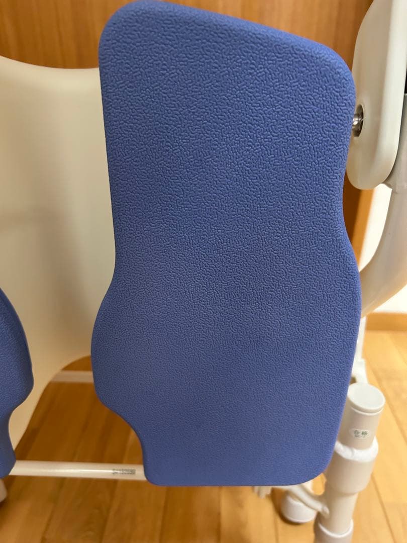 【新品】プロ推奨シャワー椅子　アロン化成 安寿 コンパクト　洗いやすいU字溝