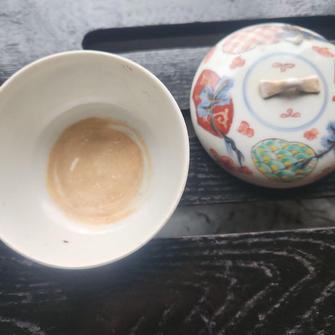 古伊万里　化粧白粉入れ　花と鳥の模様の蓋付き陶器　　江戸時代