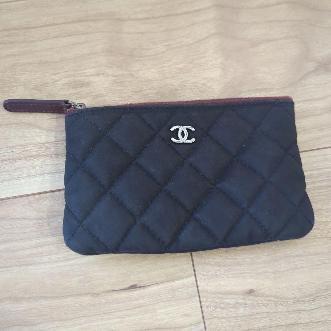 CHANEL 黒 キルティング ポーチ　ケース