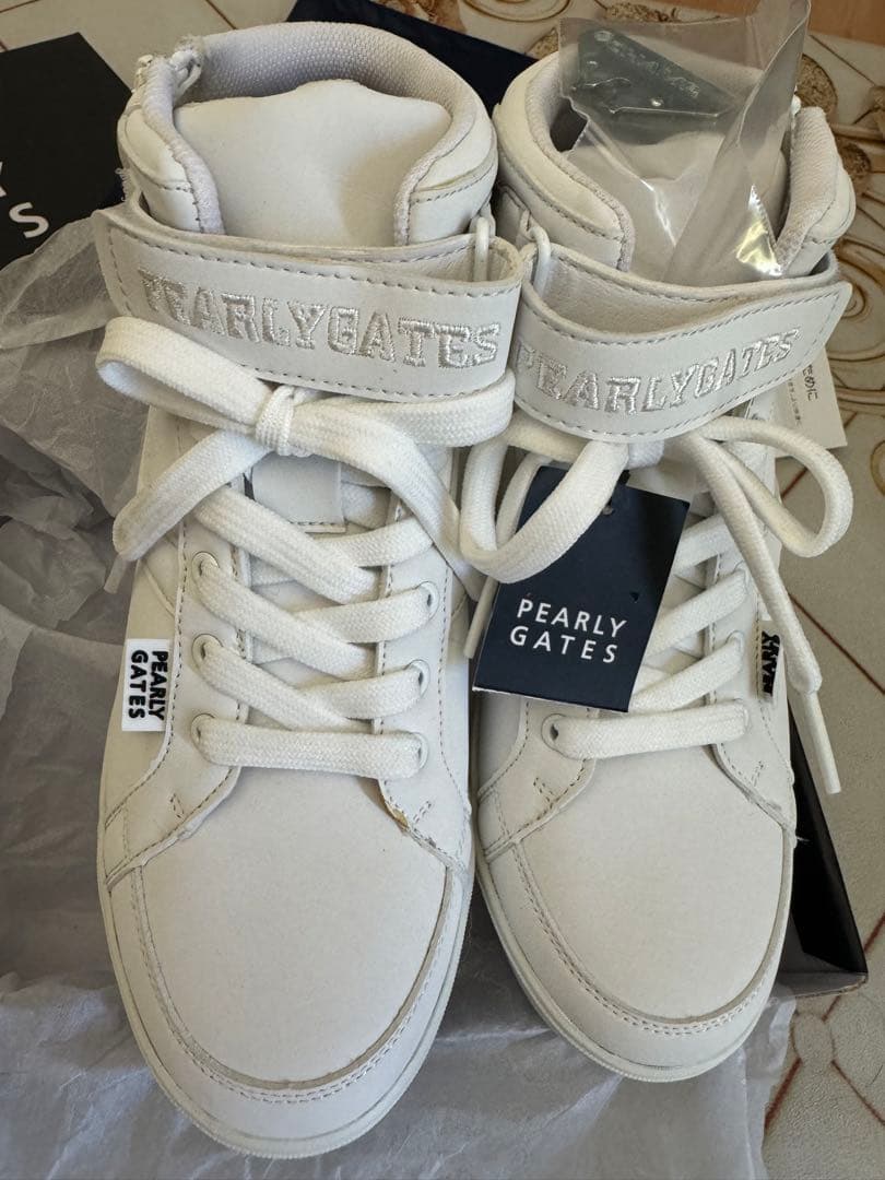 高島屋新品未使用箱袋付PEARLYGATES ホワイト23.5cm¥14000