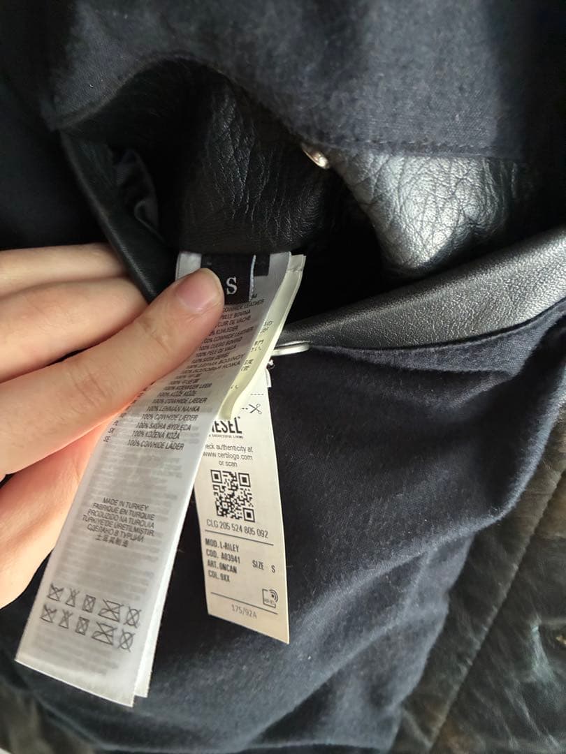 DIESEL ブラック ダメージ加工　レザージャケット