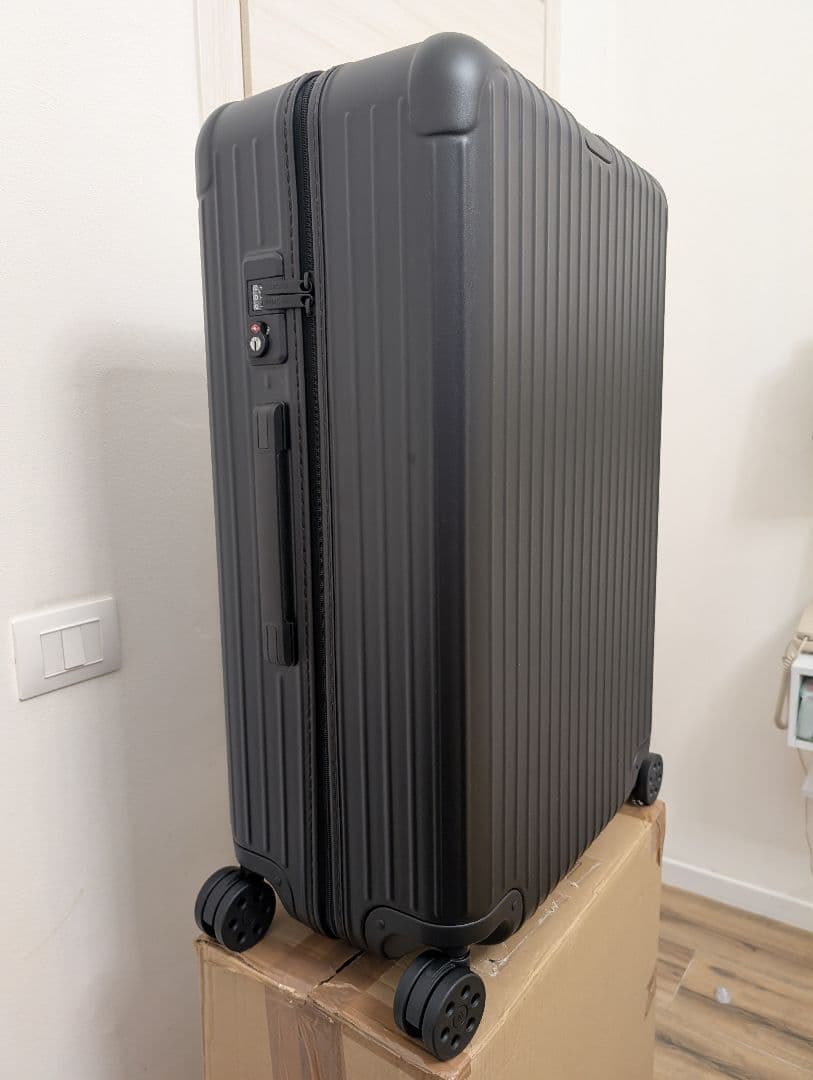 RIMOWA ESSENTIAL Check in L 　MATT BLACK
