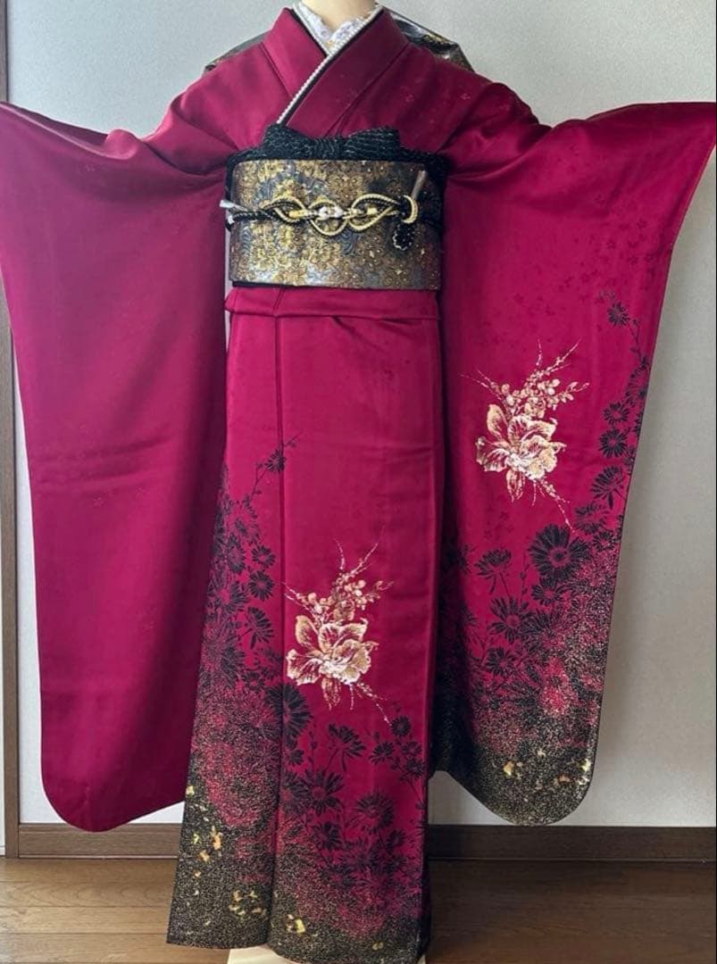 赤い振袖 花柄 金色帯