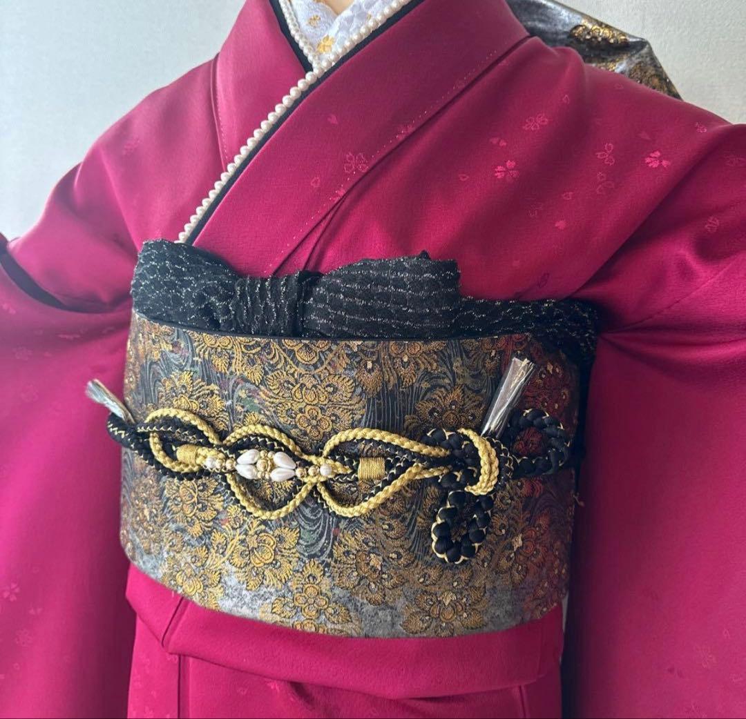 赤い振袖 花柄 金色帯